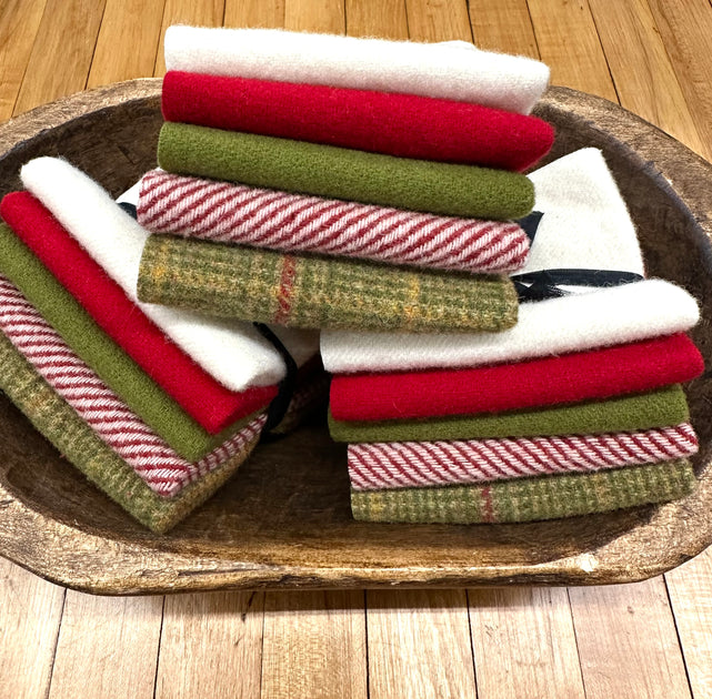 American Soft Linen Christmas Towels Bathroom Set, 2 Packed Embroidered  Decorative 100% Cotton Hand Towels, Dish Towels for Decor Xmas, Merry Hoho